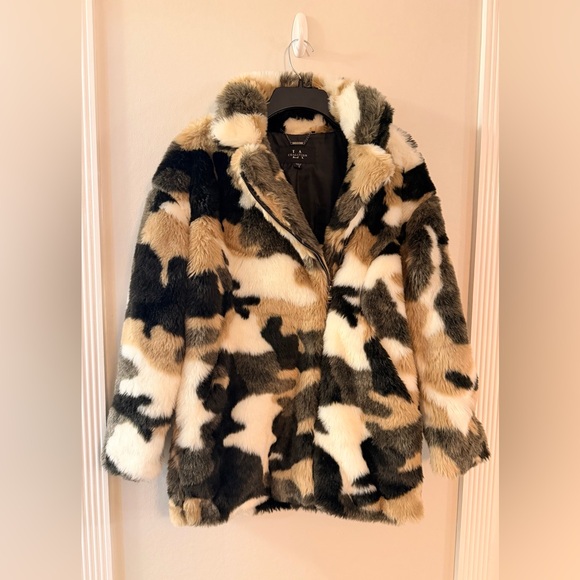 La Coalition Jackets & Blazers - LA Coalition Vegan Faux Fur Penny Lane Animal Print Coat - Size Small